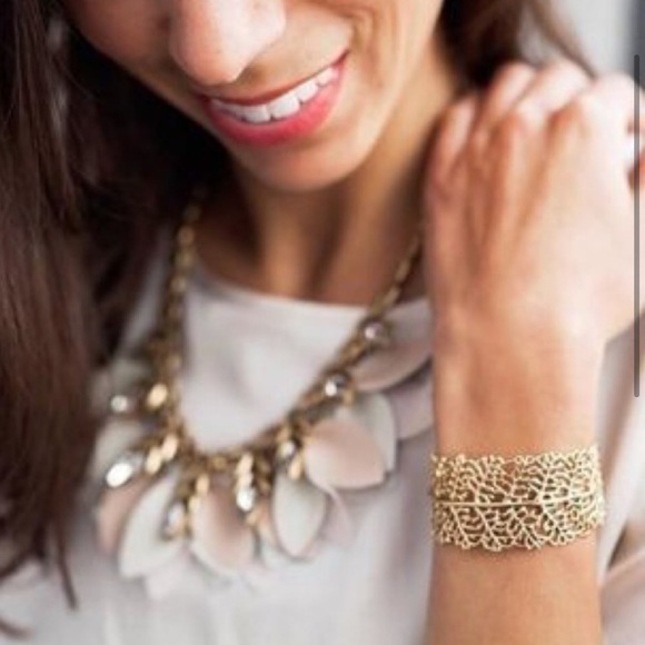 Stella & Dot | Dainty Gold⚜️‘Retired’ Gold Grace Cuff Bracelet - Picture 3 of 16